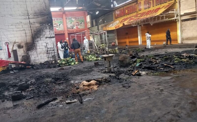 Incendio en el mercado de Sonora deja varios locales afectados