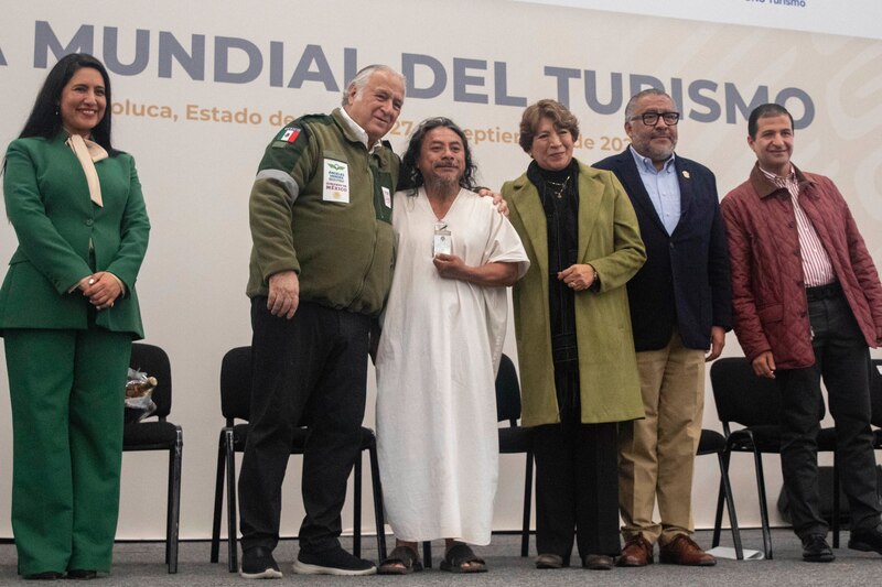 Entrega de reconocimiento a los Ángeles Verdes