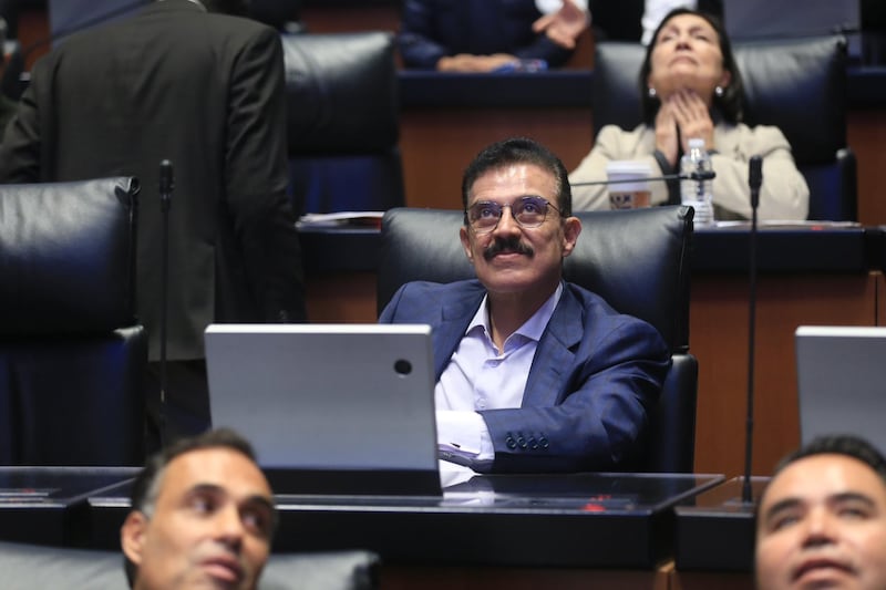 Carlos Lomelí . el nuevo presidente de la Comisión de Marina del Senado aseguró que se esclarecerá el tema del robo de combustibles y evitó llamarlo "huachicol fiscal"