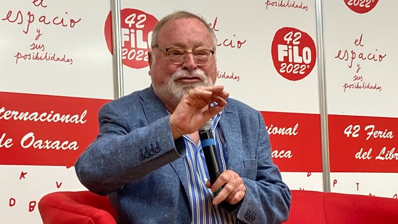 El escritor Salman Rushdie en la FIL de Oaxaca 2022
