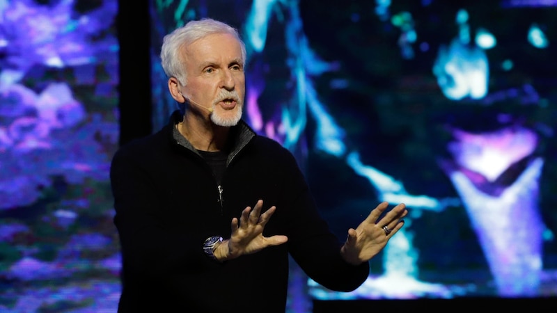 James Cameron en una conferencia