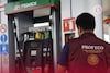 Profeco vigila gasolineras: 43 denuncias ante la FGR por “litros incompletos” y clausuras millonarias