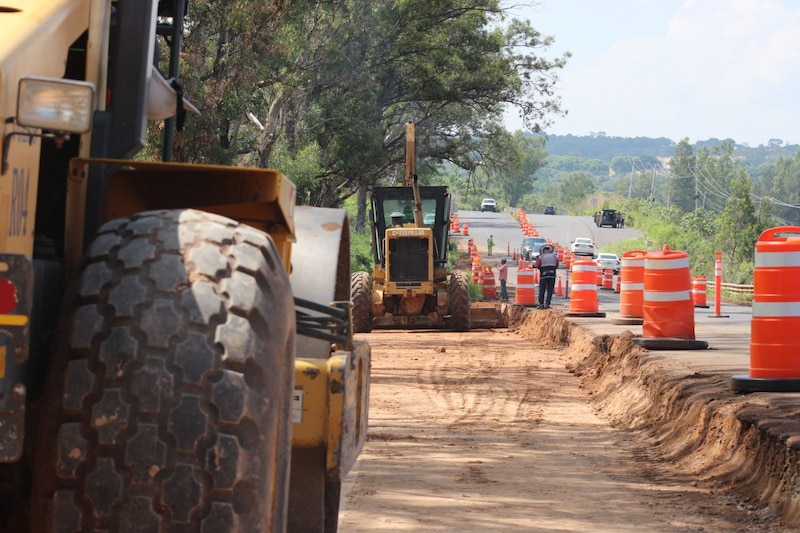 Obras la Línea 5, que actualmente se realizan a lo largo de la carretera a Chapala