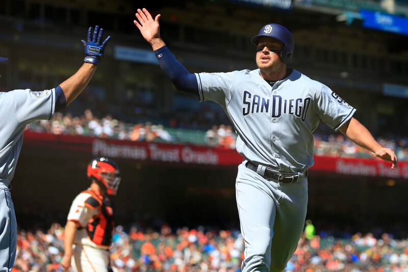 ¡Manny Machado la sacó del parque!
