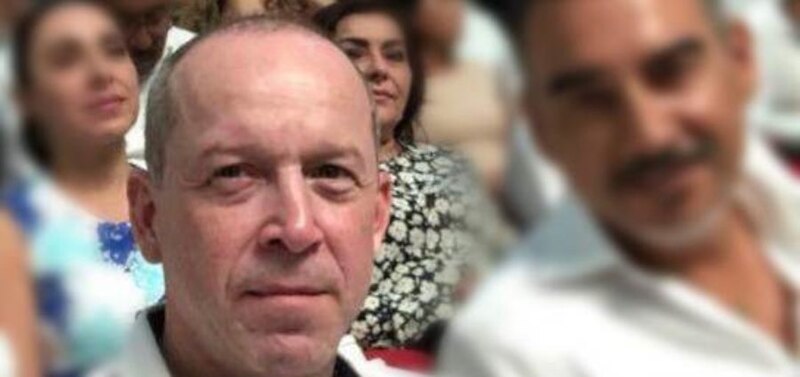 El hombre en la multitud