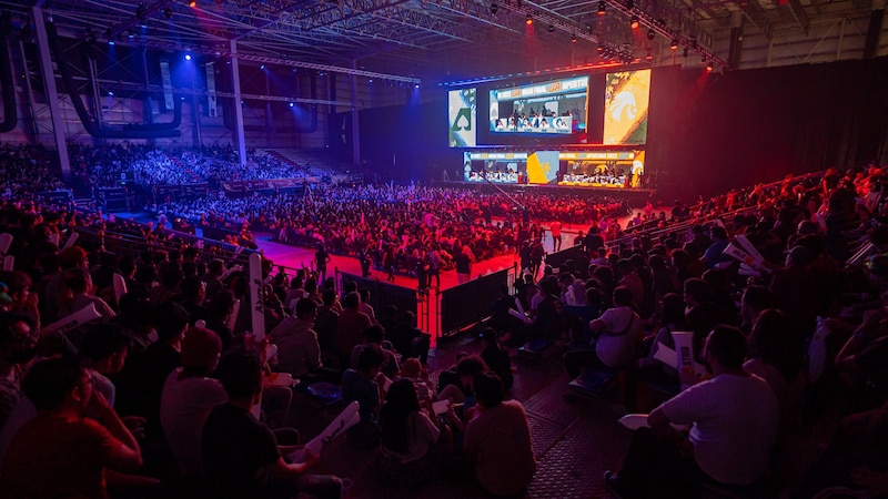 Público en un evento de deportes electrónicos