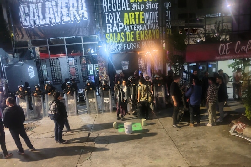 Policías de la SSC resguardaron el Gato Calavera previo a su clausura