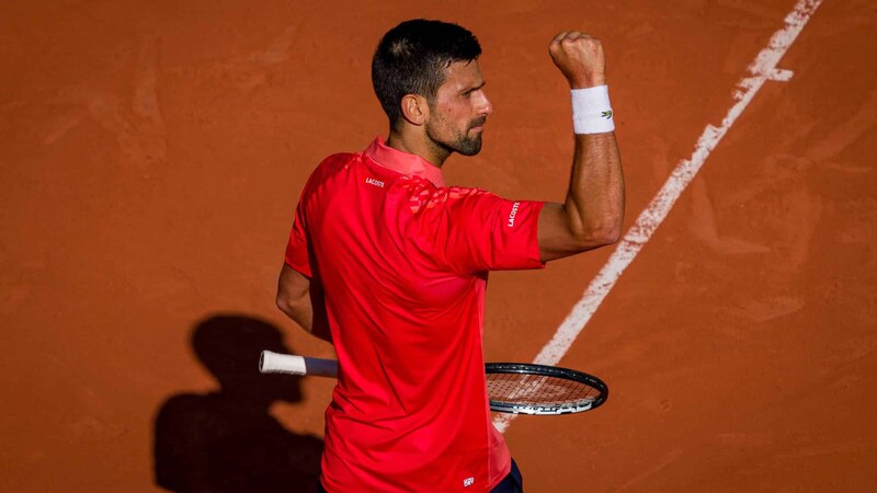 Novak Djokovic celebra su victoria en Roland Garros