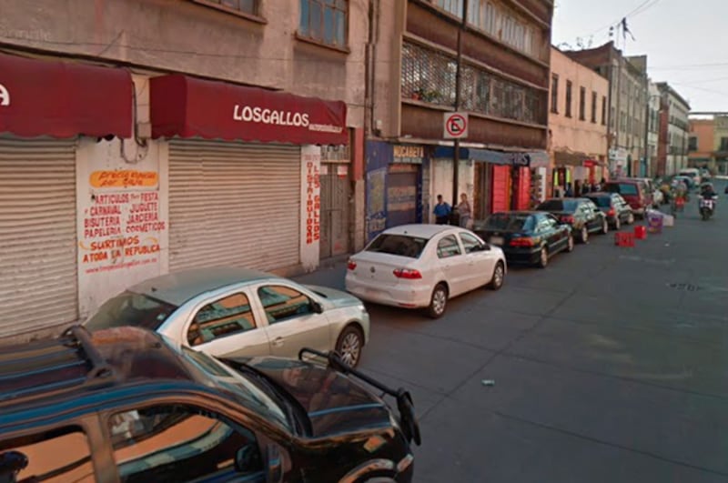 Los Gallos, artículos de fiesta, papelería y cosméticos