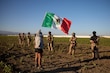 México activa asistencia a connacionales tras redadas de ICE en cultivos en California