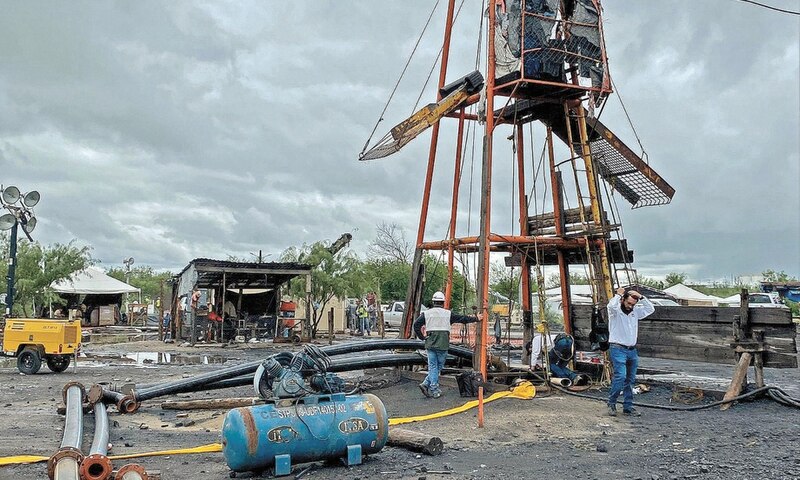 Incendio en una plataforma petrolera en Texas