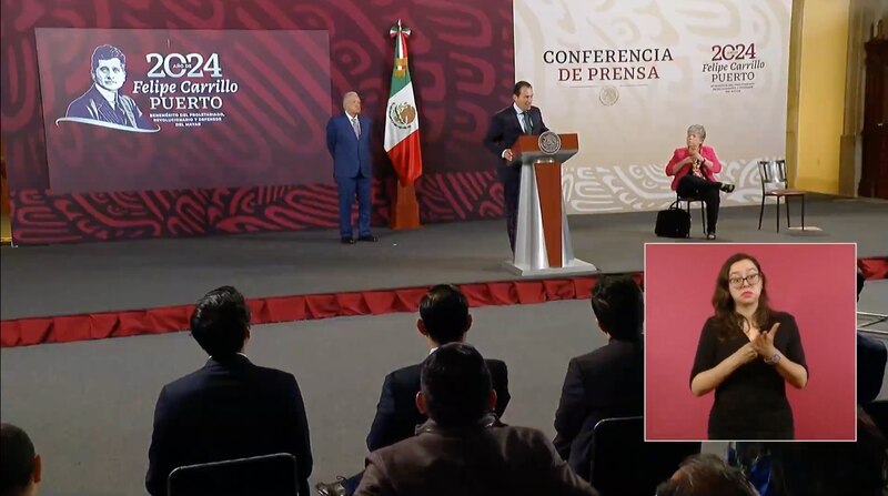 El presidente de México, Andrés Manuel López Obrador, ofrece una conferencia de prensa en el estado de Quintana Roo.