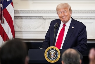 Los aranceles de Trump comienzan a hacer mella en la inflación de EU y complica la rebaja de las tasas