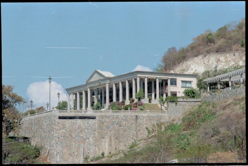 Antigua mansión en ruinas