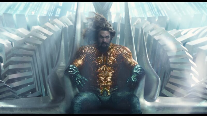 Aquaman sentado en su trono