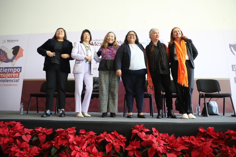 Presidentas municipales participan en el Primer Encuentro de Presidentas Municipales en Los Pinos, junto a representantes de ONU Mujeres y TEPJF.