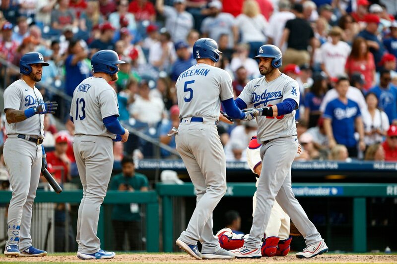 Los Dodgers celebran la victoria