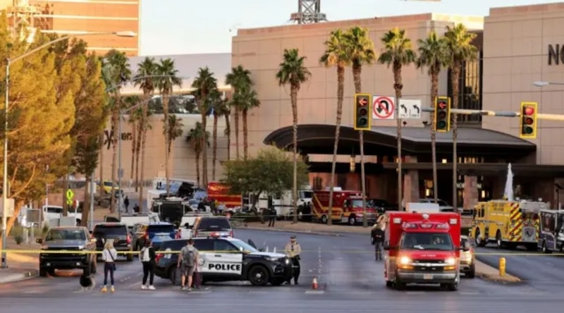 Zona acordonada en Las Vegas tras la explosión de un Tesla Cybertruck