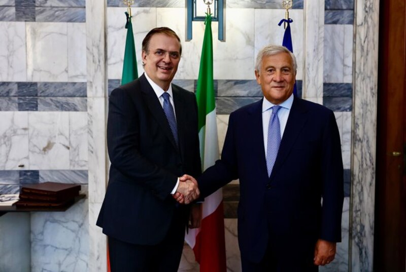 Reunión entre el presidente del Gobierno, Pedro Sánchez, y el presidente de la República Italiana, Sergio Mattarella.