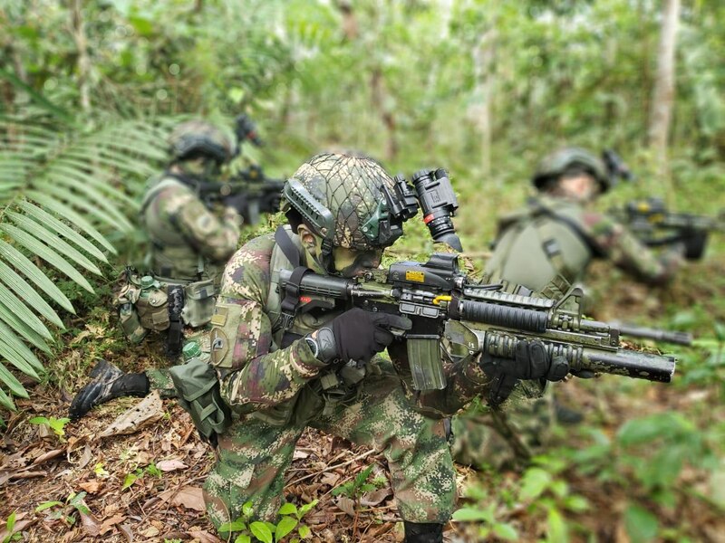 Soldados en la selva