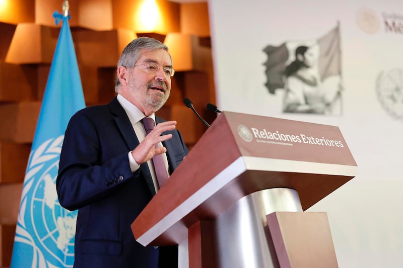 al canciller mexicano, Juan Ramón de la Fuente, hablando durante el encuentro “Construyendo nuestro futuro en conjunto: 80 años de México en la ONU y de la ONU en México” este viernes, en Ciudad de México (México)