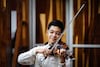 Joven violinista agradece su exitosa operación al personal médico del ISSSTE con recital  