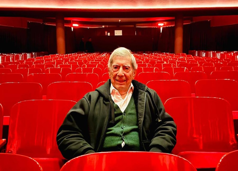 El escritor Vargas Llosa.