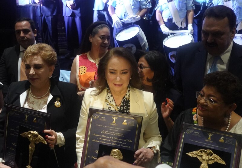 Entrega IMPI distinciones a mujeres destacadas