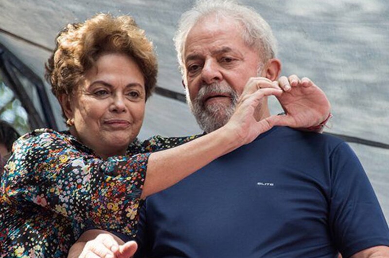 Lula y Rousseff juntos en un acto político