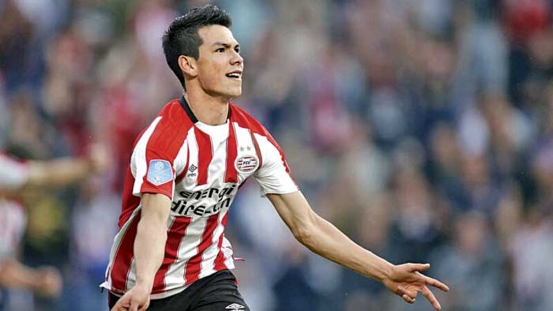 El jugador del PSV, Erick Gutiérrez, celebra un gol