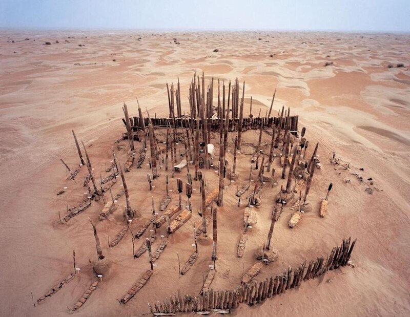 Un cementerio de barcos en el desierto