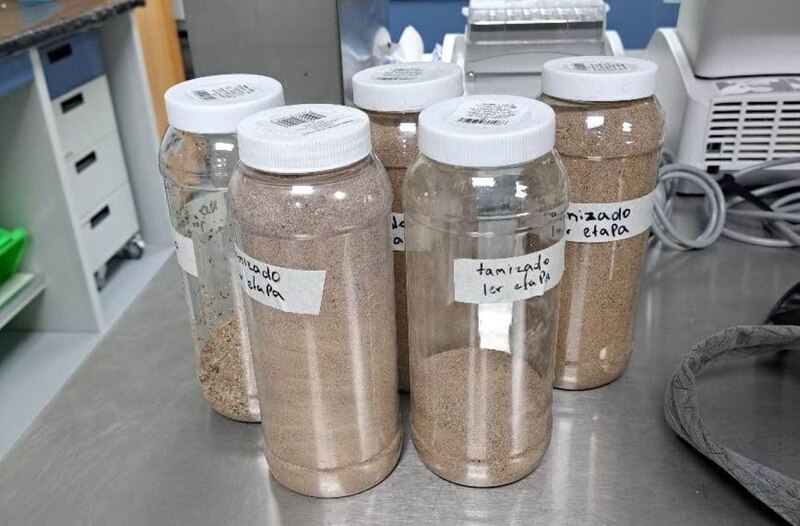 Proceso de tamizado de suelo