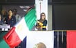 Azucena Cisneros hace historia al dar el Grito de Independencia en Ecatepec