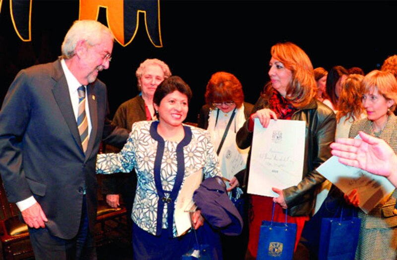 Entrega de premios a profesoras destacadas