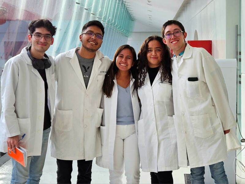 Estudiantes de medicina en la universidad