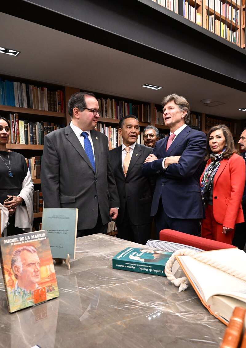 Visita a la Biblioteca Miguel de la Madrid