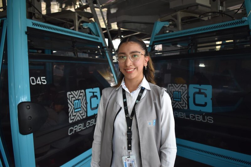La sonrisa de la operadora del teleférico