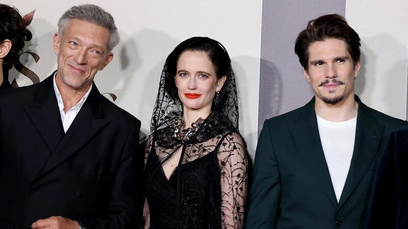 El elenco de "The Sandman" en la alfombra roja