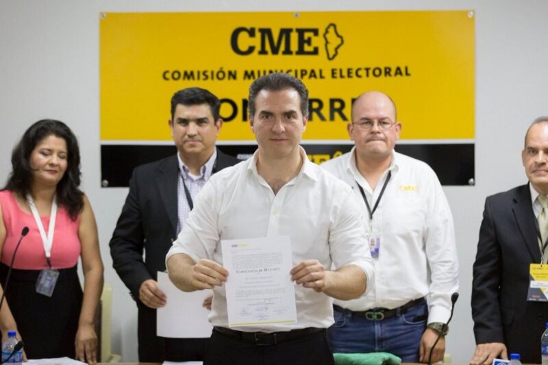 Candidato a la alcaldía de San Salvador, Nayib Bukele, presenta plan de gobierno ante la Comisión Municipal Electoral.