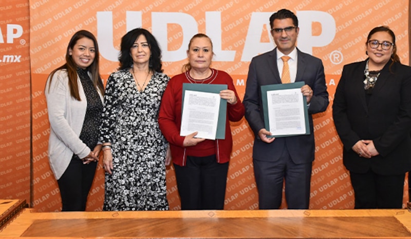 Firma de convenio entre la UDLAP y el Colegio de Ingenieros Civiles de Puebla