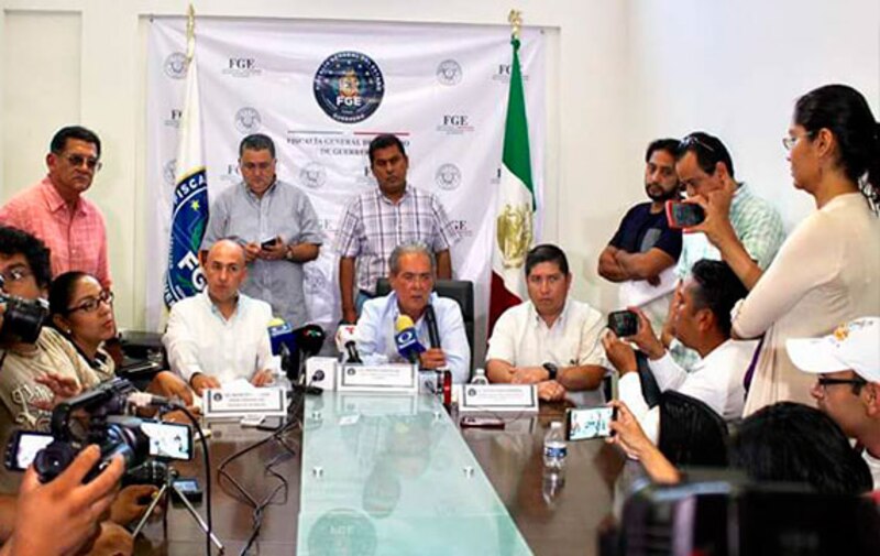 Conferencia de prensa del gobernador de Guerrero, Héctor Astudillo Flores