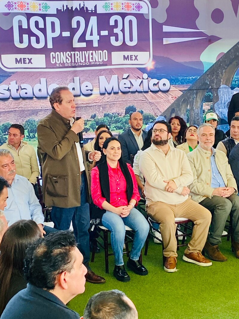 Líderes políticos y sindicales reunidos en Edomex expresan su respaldo a Claudia Sheinbaum en un evento de unidad nacional