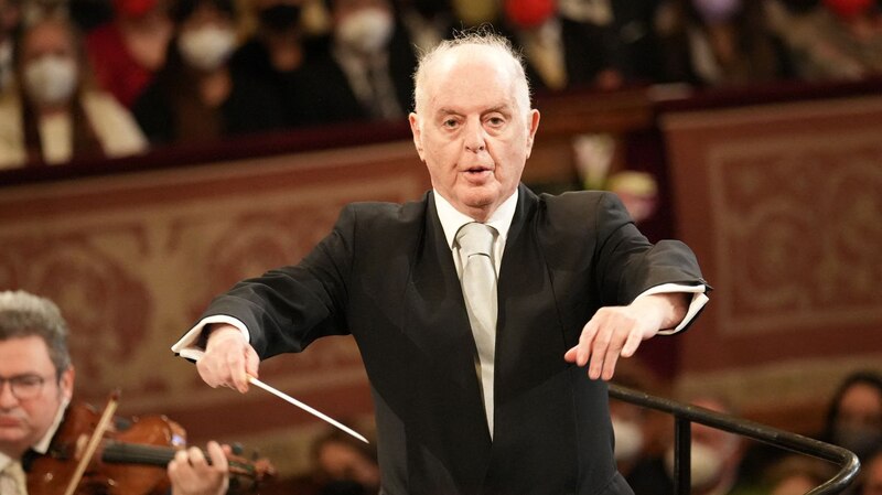 El director de orquesta Zubin Mehta dirige la Orquesta Filarmónica de Viena