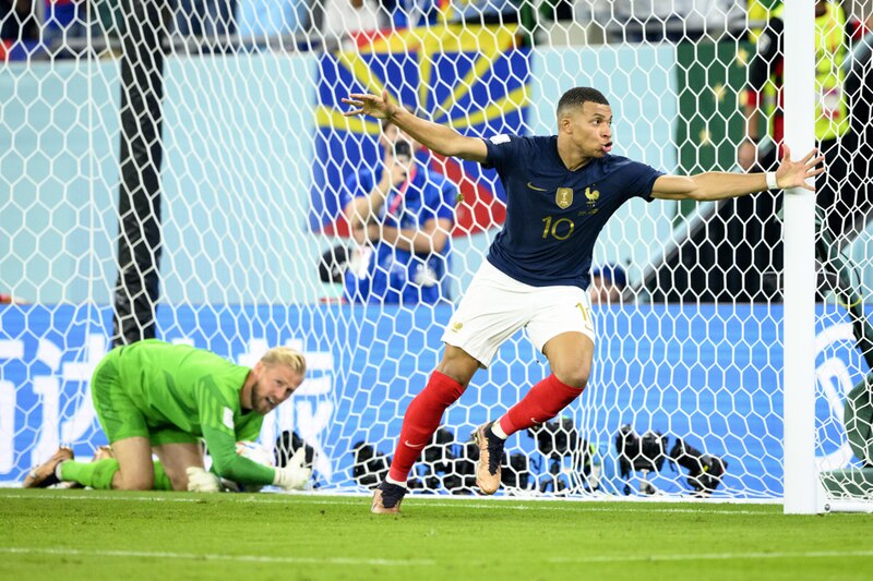 Mbappé celebra el gol de la victoria de Francia