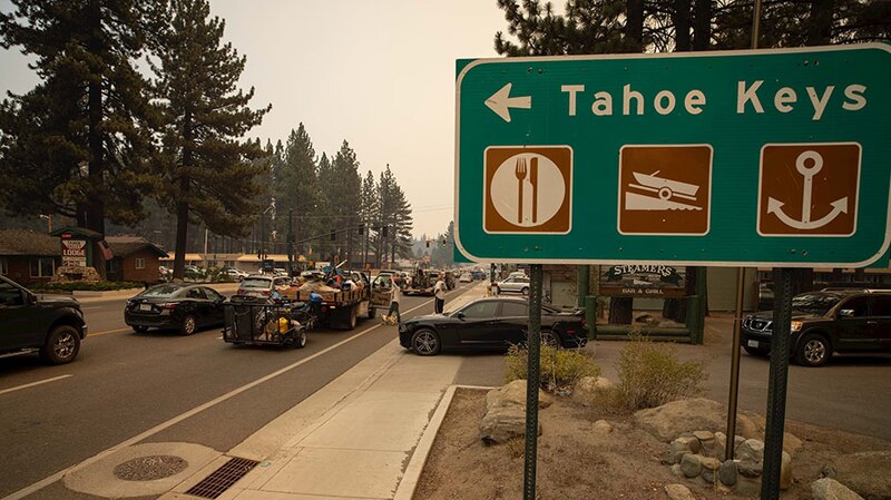 Señal de tráfico en Tahoe Keys, California