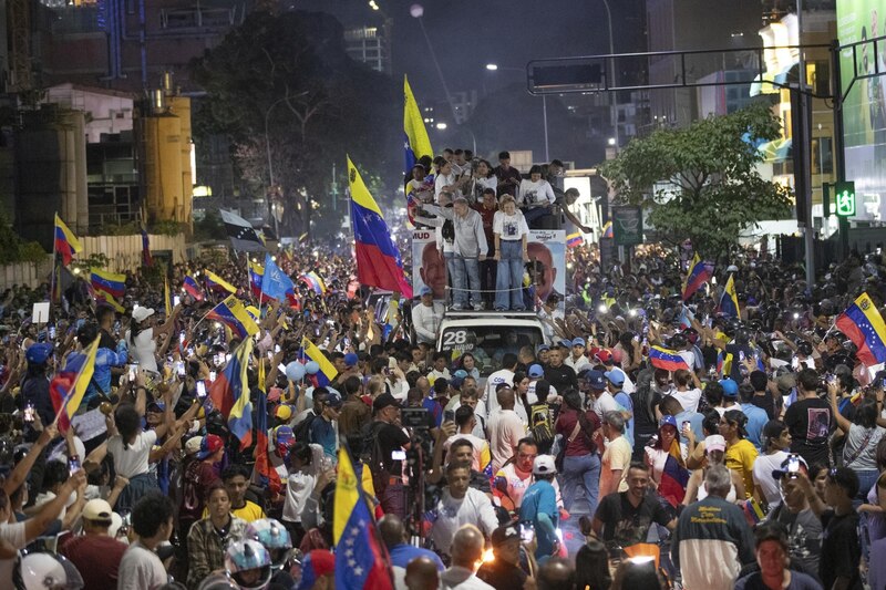 Multitudinaria manifestación en Caracas en apoyo a Nicolás Maduro