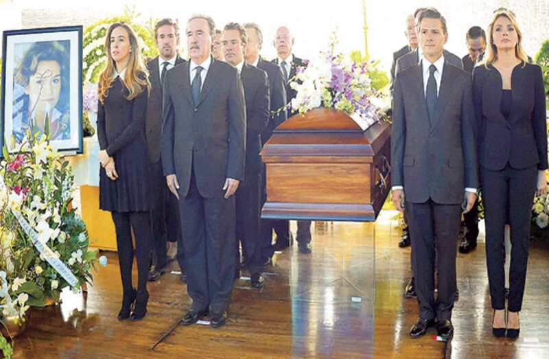 Famosos en el funeral de una persona famosa
