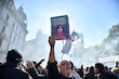 Marea humana inunda Buenos Aires en apoyo a Cristina Fernández en su primer día de prisión en casa 