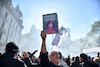 Marea humana inunda Buenos Aires en apoyo a Cristina Fernández en su primer día de prisión en casa 