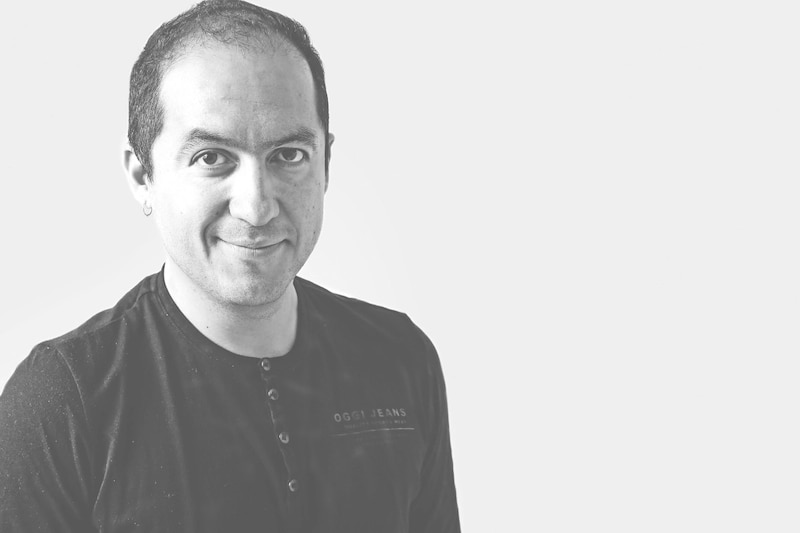 Retrato de un hombre en blanco y negro